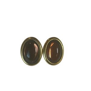 Vintage-Inspired Oval Stud Earrings – Brown Cat’s Eye Look | Gold-Tone Setting